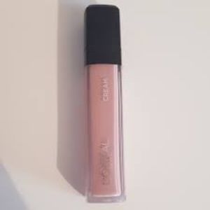 L'Oreal Paris Infallible Mega Cream Lip Gloss